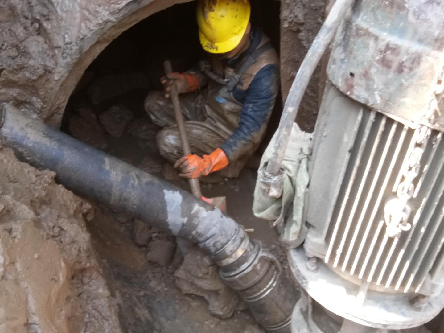 周矶办事处管道清淤