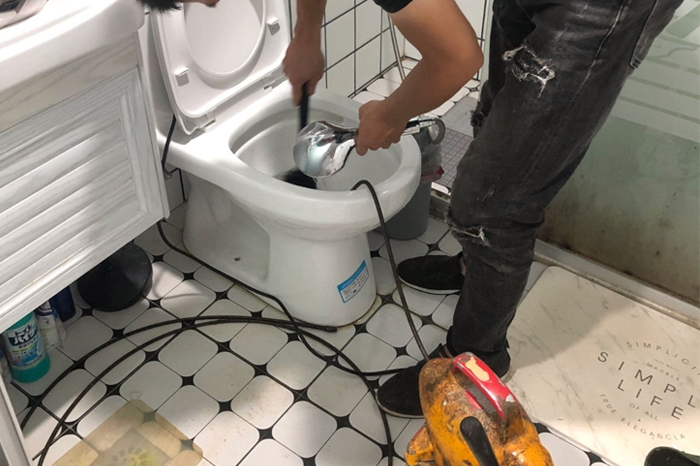 周矶办事处马桶堵塞自己疏通还是找师傅？专业上门服务让你省时更省心